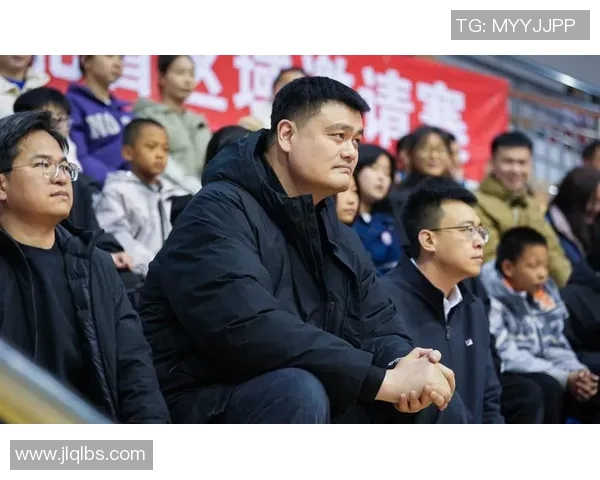 姚明球员积极参与献血活动传递爱心与责任感