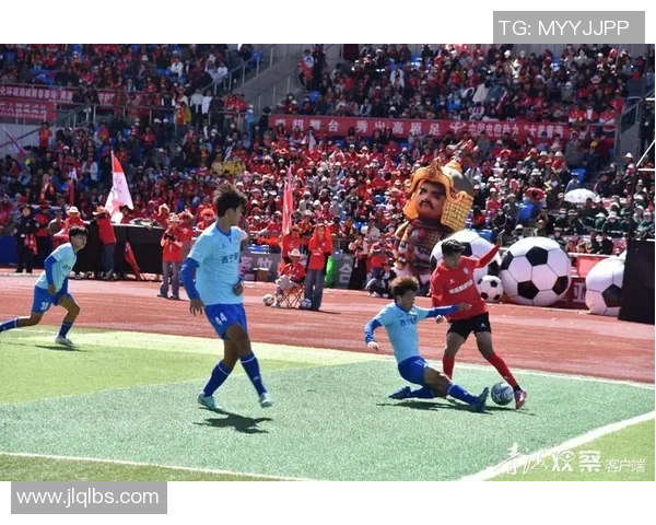 英国足球明星探访西藏感受高原文化与足球激情的交融之旅 英国足球明星探访西藏感受高原文化与足球激情的交融之旅