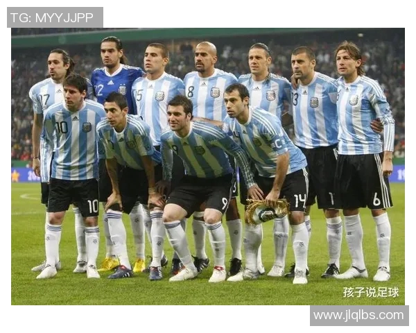 荣耀与梦想交织的绿茵传奇足球明星背后的故事与奋斗之路 荣耀与梦想交织的绿茵传奇足球明星背后的故事与奋斗之路