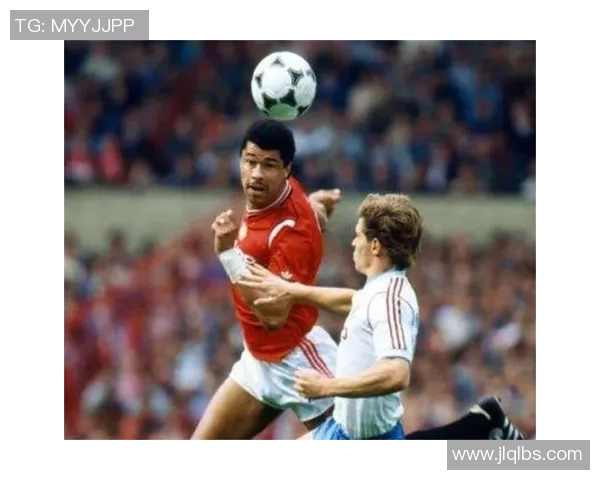 年轻外国足球明星崭露头角引领新一代足球风潮的崛起与挑战 年轻外国足球明星崭露头角引领新一代足球风潮的崛起与挑战