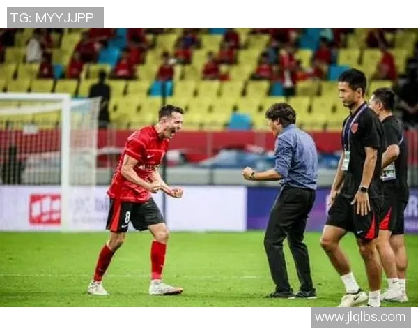 足球明星深情回忆教练教诲感恩之言激励年轻球员奋勇向前 足球明星深情回忆教练教诲感恩之言激励年轻球员奋勇向前