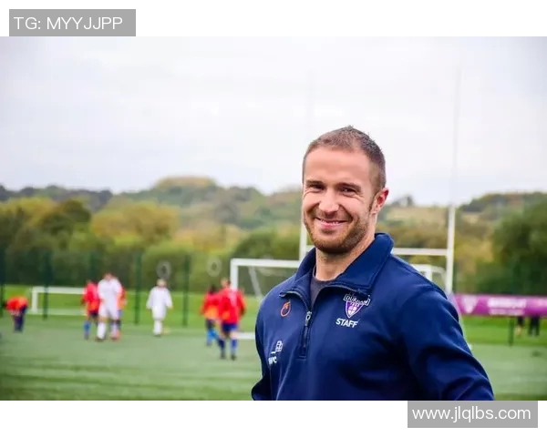 上海足球明星孙吉的传奇人生与足球事业的辉煌成就探秘