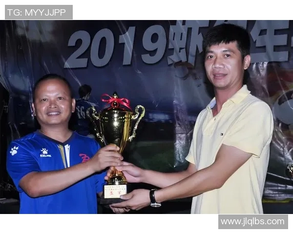 外号狼王的足球明星如何在绿茵场上演绎传奇人生与辉煌成就 外号狼王的足球明星如何在绿茵场上演绎传奇人生与辉煌成就