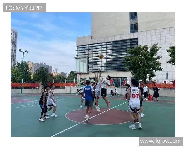 篮球明星齐聚此地展现风采引领年轻人追逐梦想的热潮 篮球明星齐聚此地展现风采引领年轻人追逐梦想的热潮